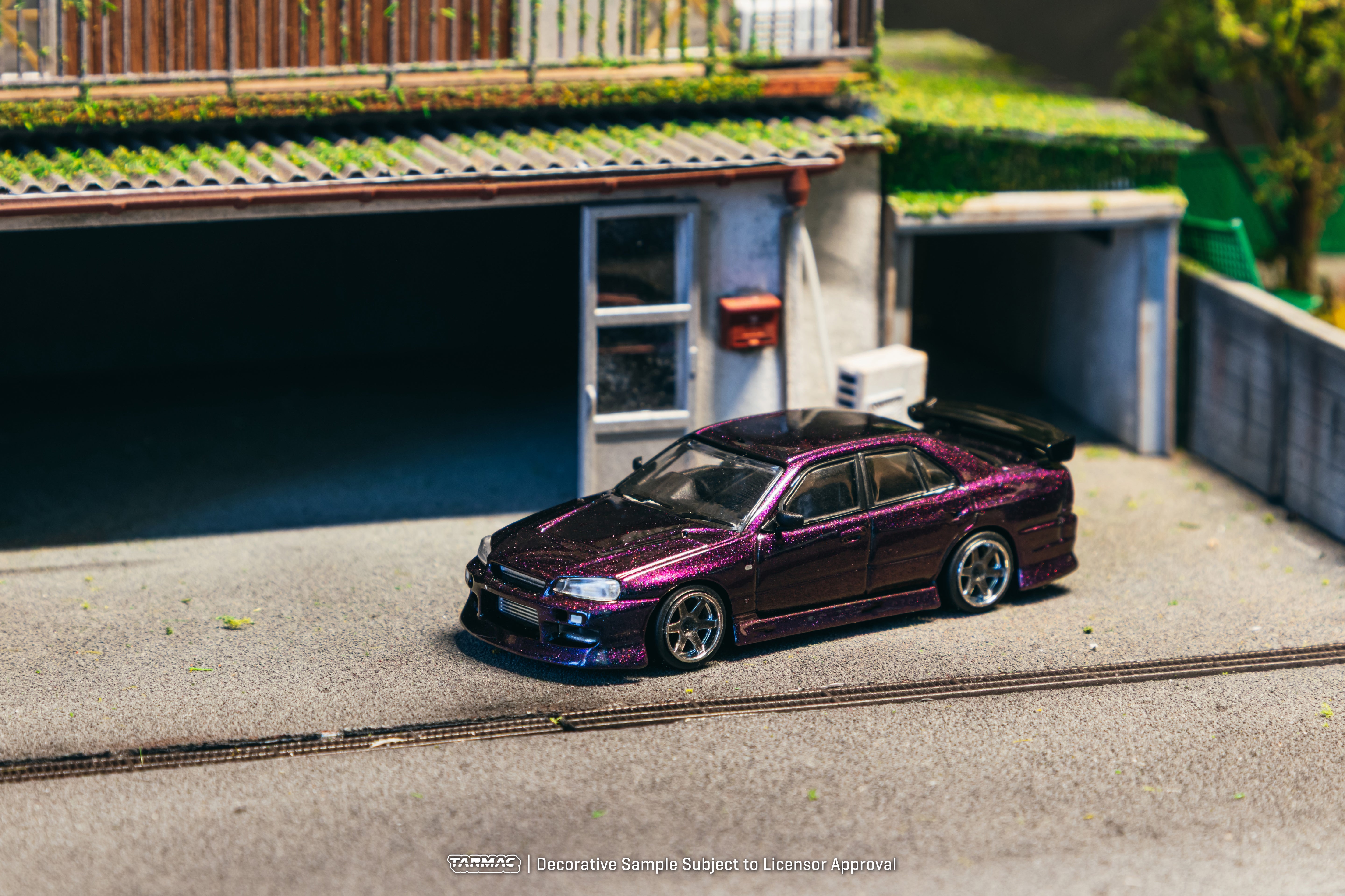 Tarmac Works Global64 — URAS Nissan Skyline ER34 (Midnight Purple)