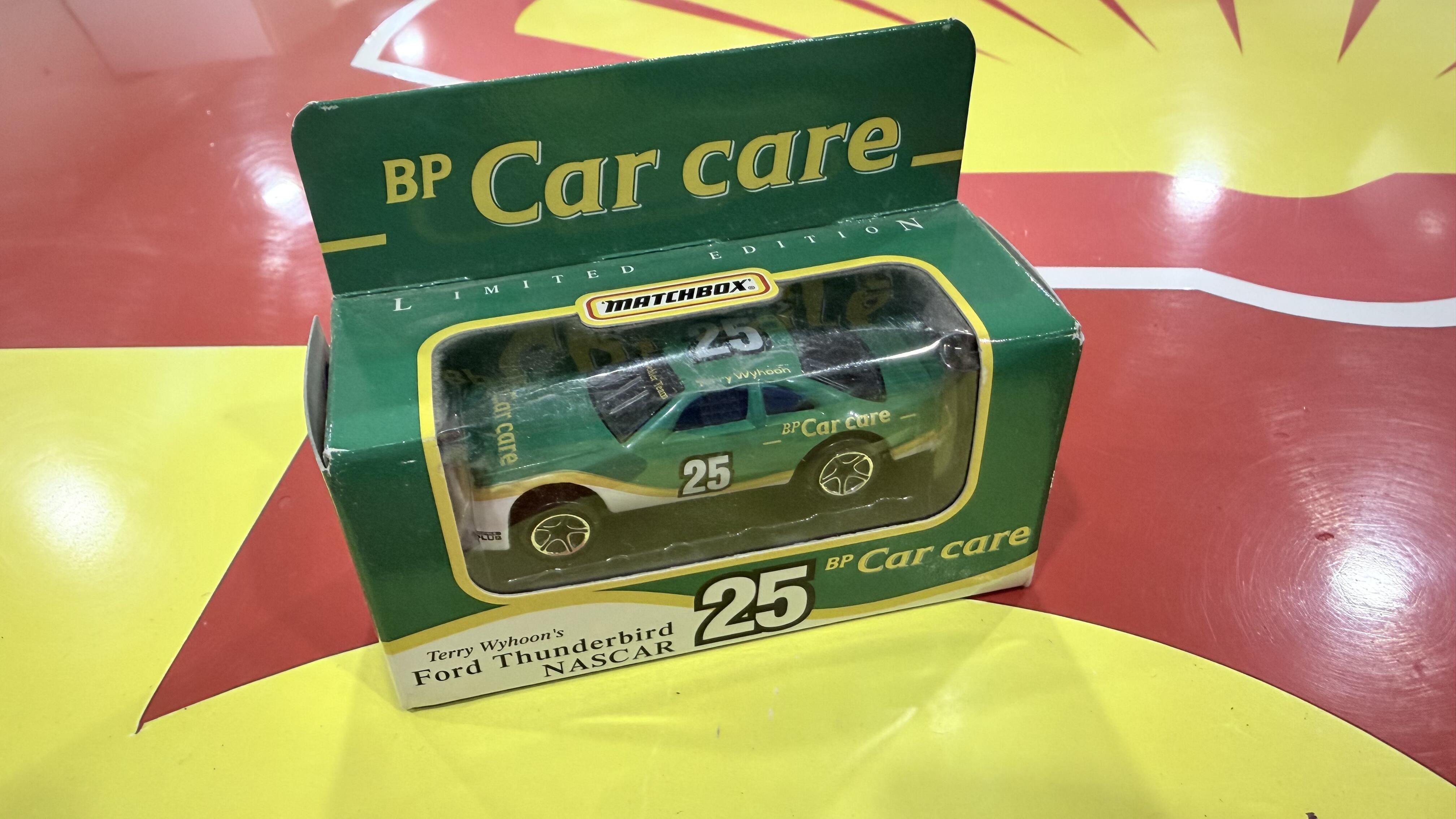 Matchbox — Terry Wyhoon's Ford Thunderbird NASCAR #25 BP Car Care Limited Edition 1:64