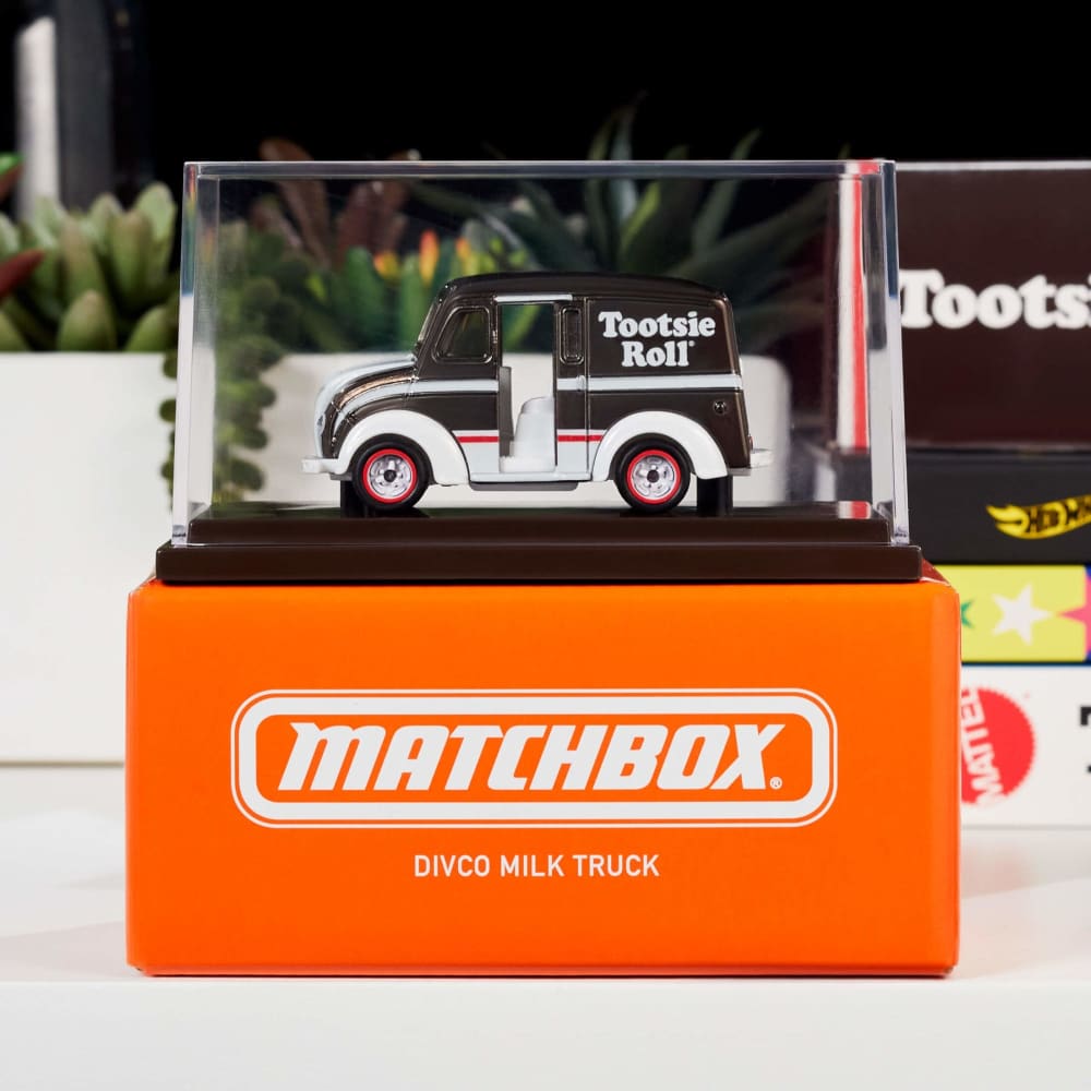 Matchbox Tootsie Roll Divco Milk Truck HJW62