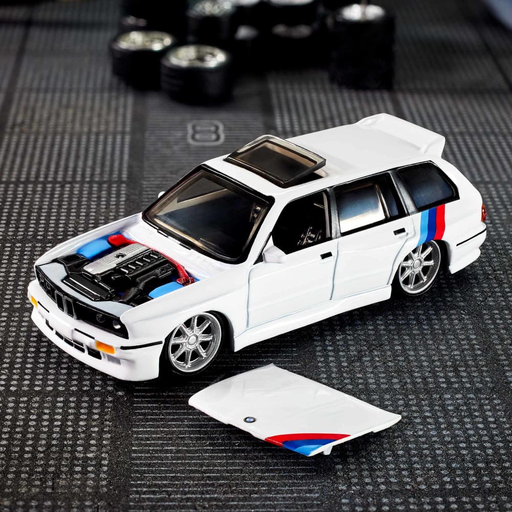 Hot Wheels Elite 64 1990 BMW 318i Touring - White ZAMAC with Bespoke Real Riders