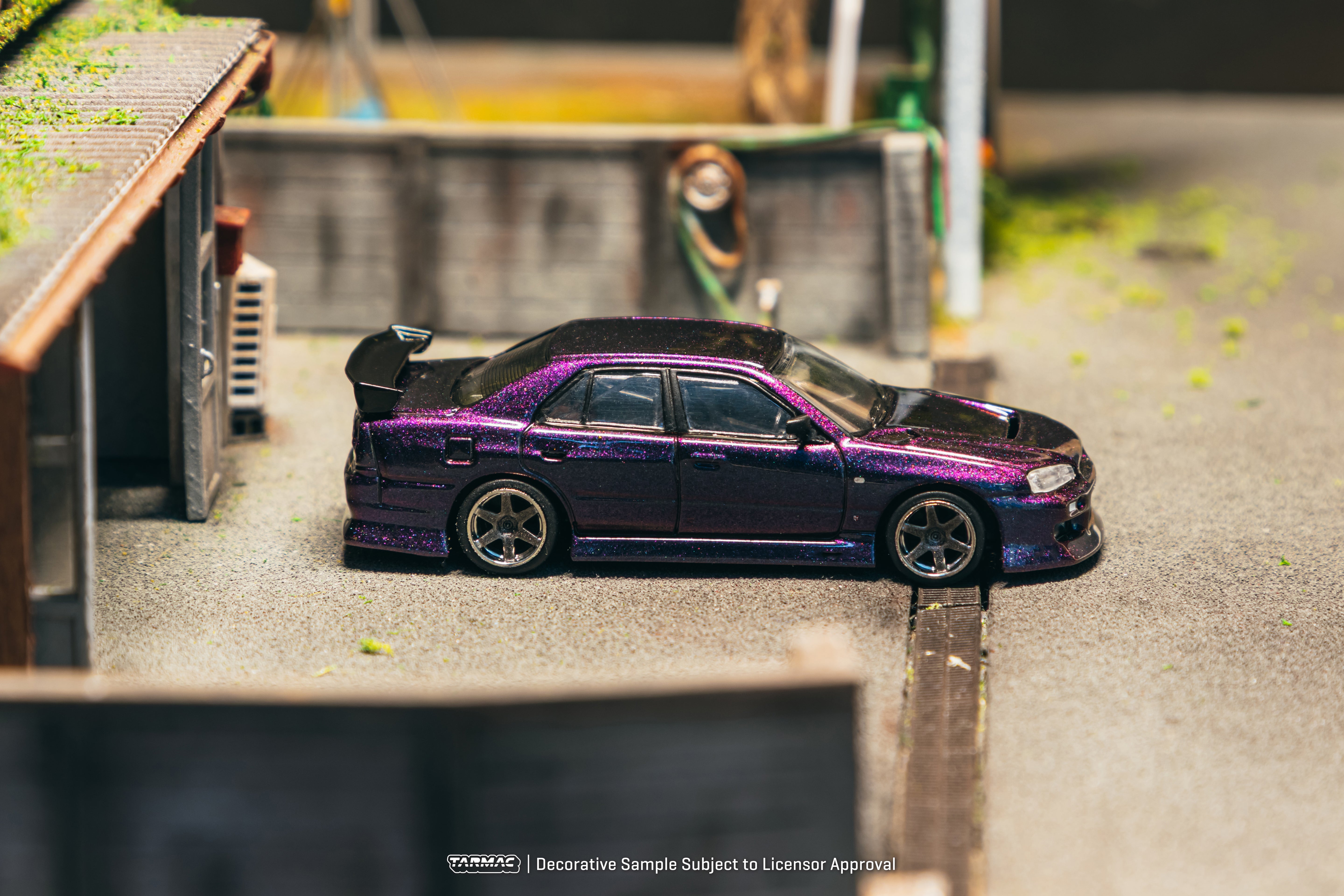 Tarmac Works Global64 — URAS Nissan Skyline ER34 (Midnight Purple)