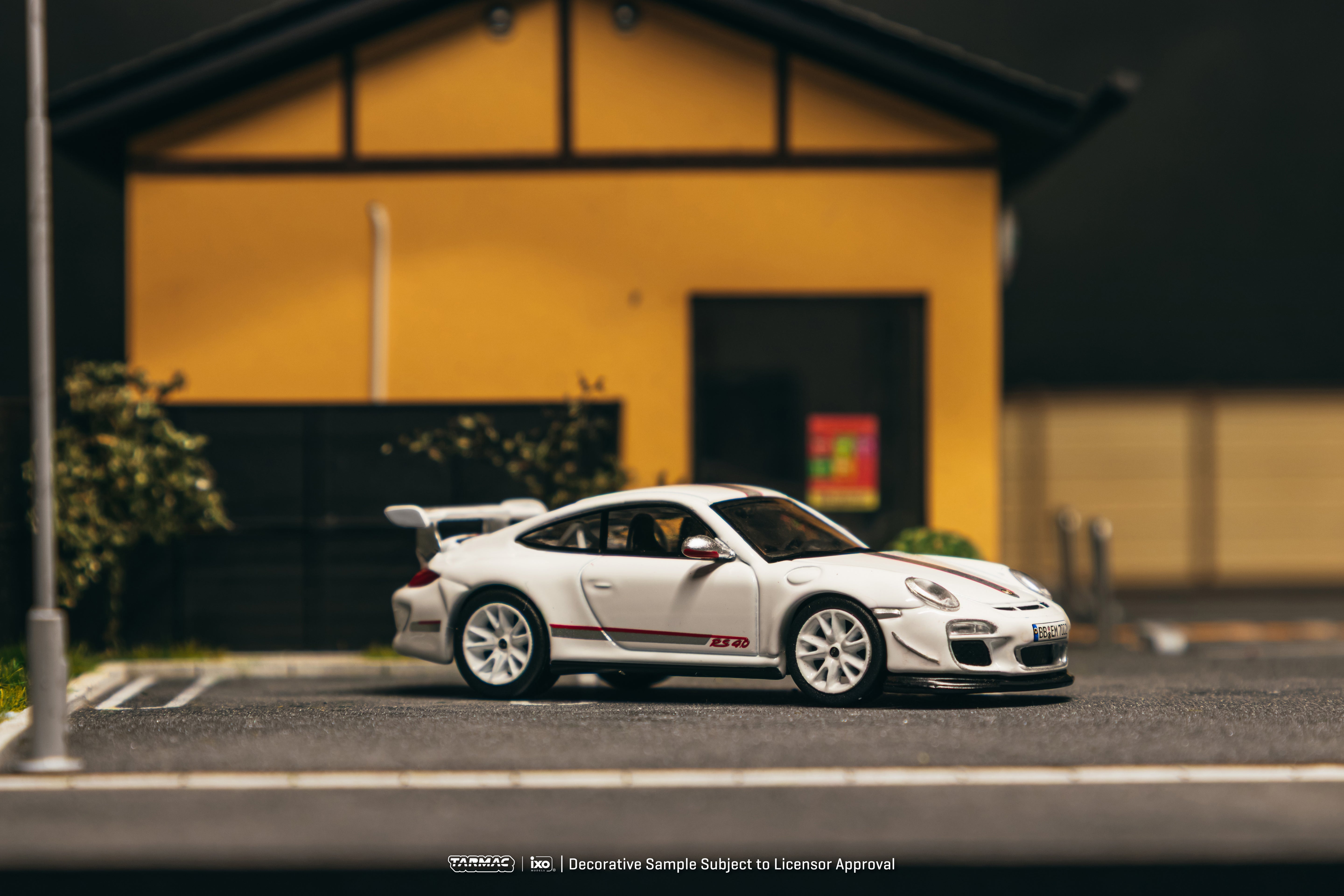 Tarmac Works Global64 — Porsche 911 GT3 RS 4.0 (997.2) White
